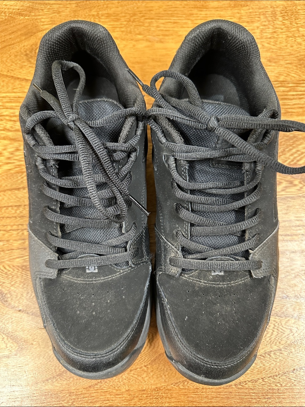 DC Men’s Black Athletic Lace-Up Sneakers